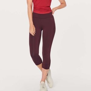 Lululemon In Movement Crop. Size 4. EUC